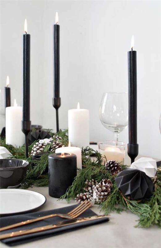 Χριστουγεννιάτικα κεριά κομψά κεριά για το τραπέζι