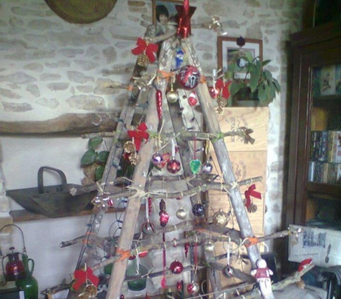 χριστουγεννιάτικο δέντρο τεχνητό τεχνητό χριστουγεννιάτικο δέντρο δοκιμή από τοίχο σκάλα αυτοκόλλητου τοίχου τοίχου