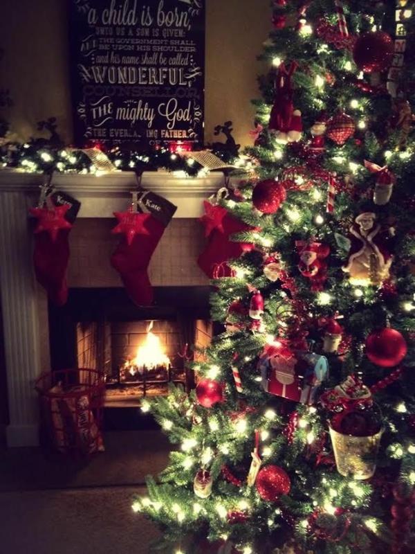 χριστουγεννιάτικο δέντρο φωτισμός δώρων τζάκι