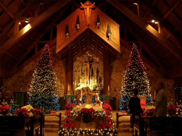 χριστουγεννιάτικο δέντρο φωτισμός συμμετρική εκκλησία