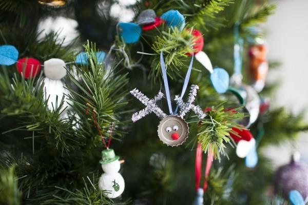 χριστουγεννιάτικα δέντρα-διακοσμητικά-φτιάξτε μόνοι σας-διακοσμητικά-μενταγιόν-καπάκια μπουκαλιών