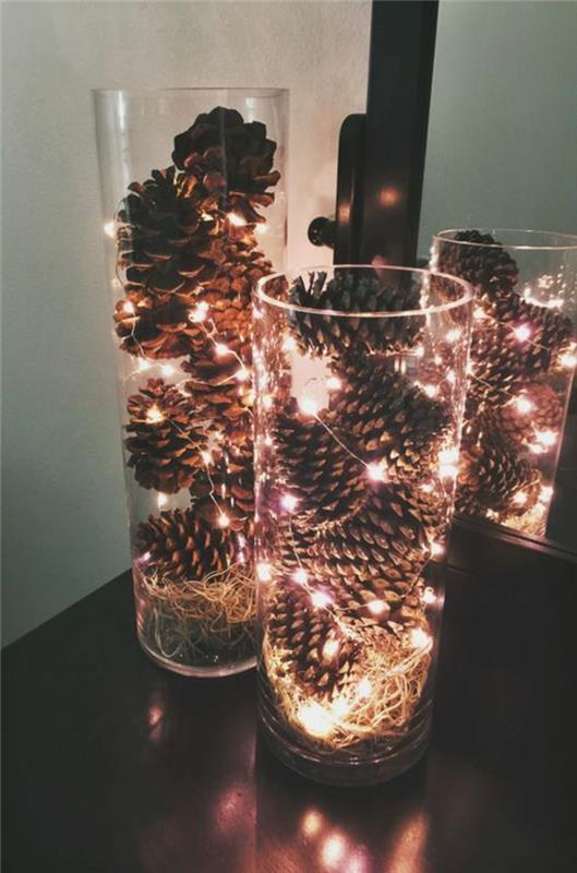 χριστουγεννιάτικα διακοσμητικά με χωνάκια και φώτα νεράιδας σε ένα βάζο