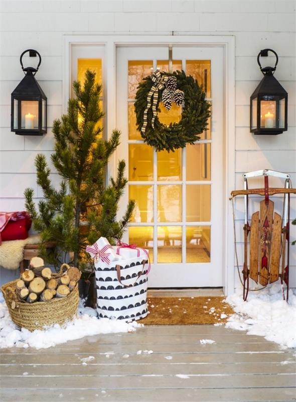 χριστουγεννιάτικη διακόσμηση σπίτι είσοδο γιορτινή ζεστή