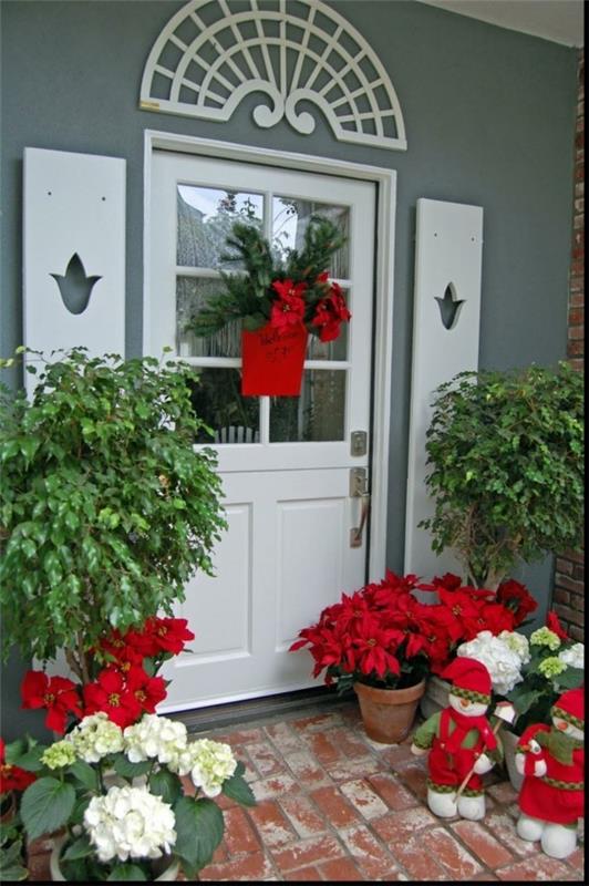 χριστουγεννιάτικη διακόσμηση είσοδος σπιτιού αστεία χριστουγεννιάτικη διακόσμηση λουλούδια φιγούρες διακόσμησης