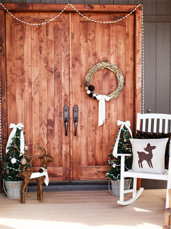 χριστουγεννιάτικες ιδέες διακόσμησης ρουστίκ σκανδιναβική κουνιστή καρέκλα ντεκό αλυσίδα