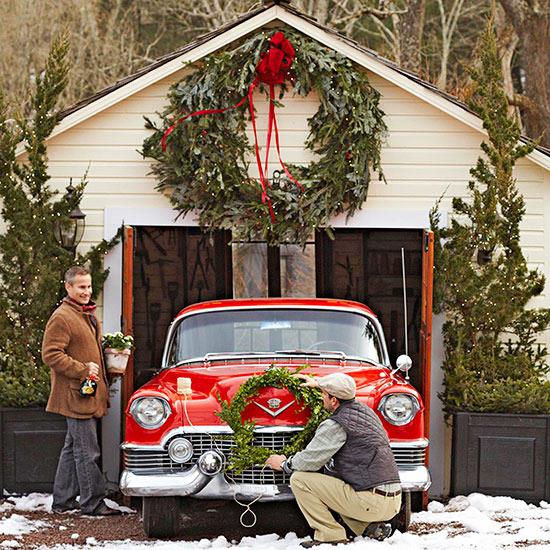 χριστουγεννιάτικες ιδέες διακόσμησης χειμερινή προετοιμασία έξω από το γκαράζ αυτοκινήτων