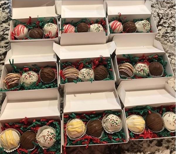 Χριστουγεννιάτικα δώρα κουτιά με σοκολάτες