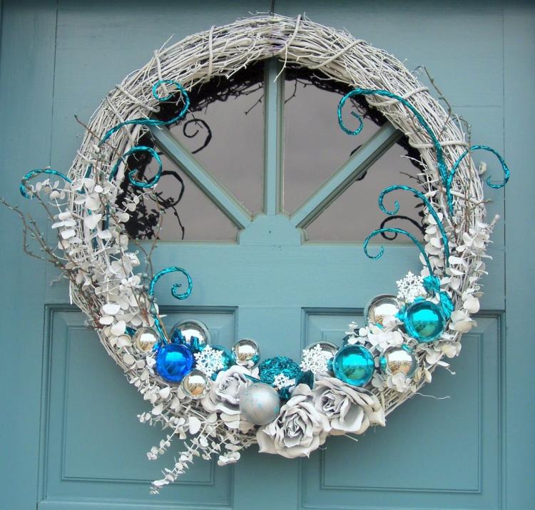 φτιάξτε το δικό σας χριστουγεννιάτικο στεφάνι πόρτα στεφάνι Χριστούγεννα λευκό μπλε