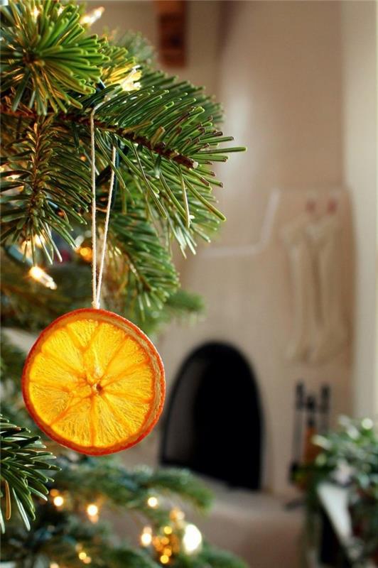 Φτιάξτε χριστουγεννιάτικες διακοσμήσεις με φυσικά υλικά αποχρώσεις στεγνώματος και φωτός
