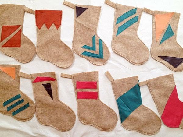 χριστουγεννιάτικες κάλτσες με γεωμετρικές φιγούρες