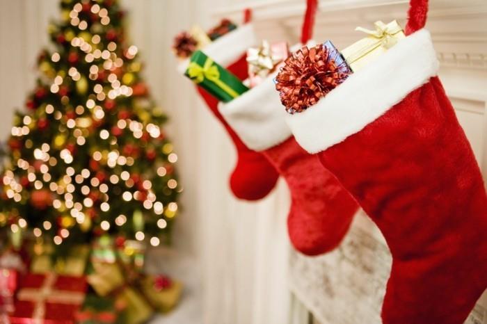 χριστουγεννιάτικες κάλτσες diy ιδέες υφασμάτινες κάλτσες χριστουγεννιάτικη διακόσμηση