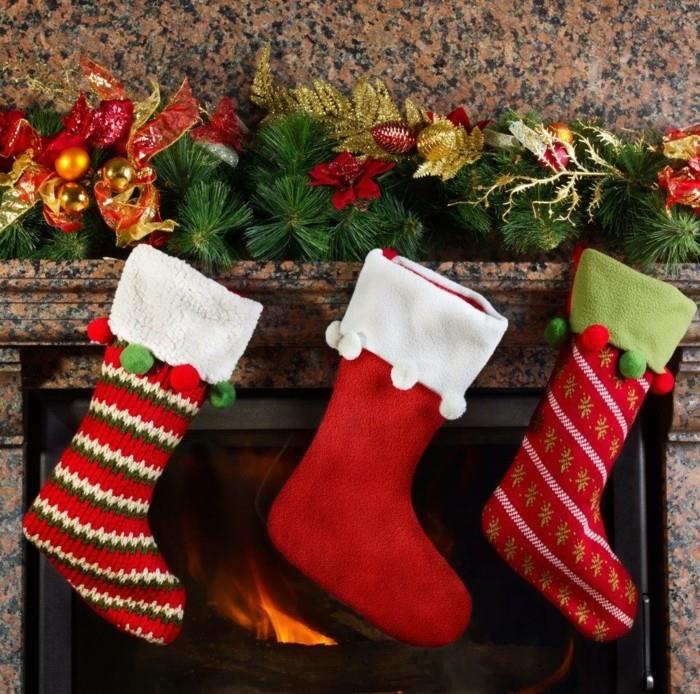 χριστουγεννιάτικες κάλτσες diy ιδέες χριστουγεννιάτικες κάλτσες χριστουγεννιάτικη διακόσμηση τζάμι