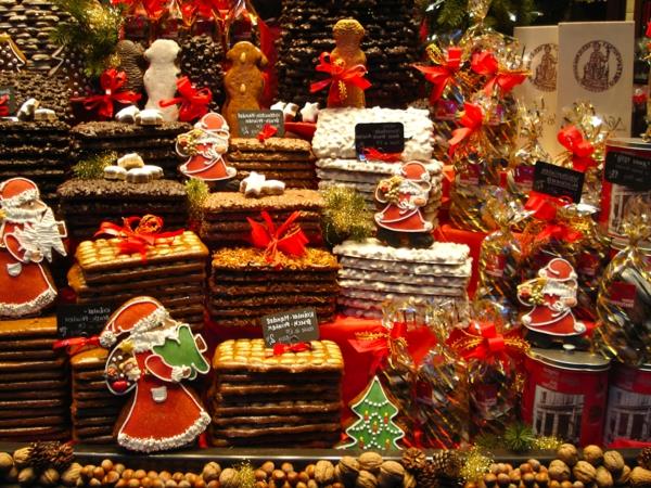 Χριστουγεννιάτικες διακοπές στη Γερμανία Χριστουγεννιάτικη αγορά μελόψωμο καρύδια