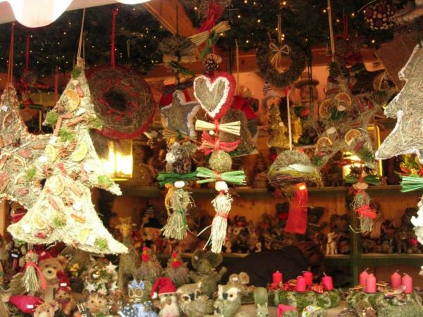 χριστουγεννιάτικες διακοπές στη Γερμανία χριστουγεννιάτικη αγορά φύση χριστουγεννιάτικα στολίδια
