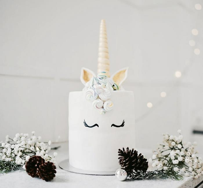 λευκό φοντάντ κέικ μονόκερου μοτίβο πάρτι γενεθλίων