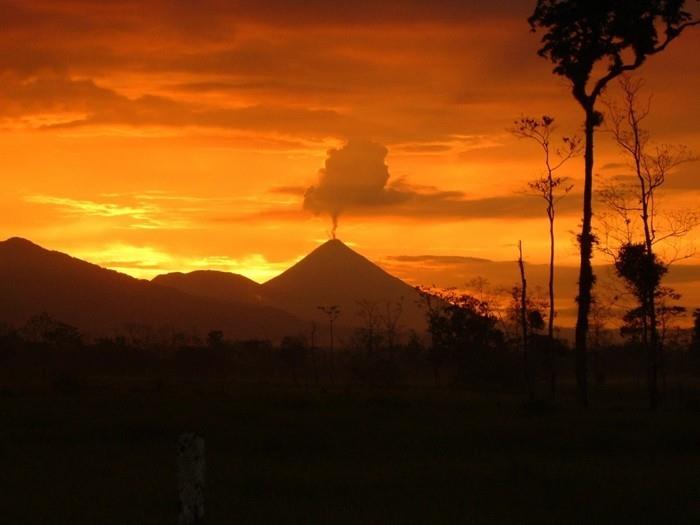 παγκόσμια ταξίδια Κόσμος ταξίδια Κόστα Ρίκα διακοπές φυσικό πάρκο ηφαίστειο ηλιοβασίλεμα