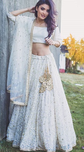 Baltas tinklas Lehenga