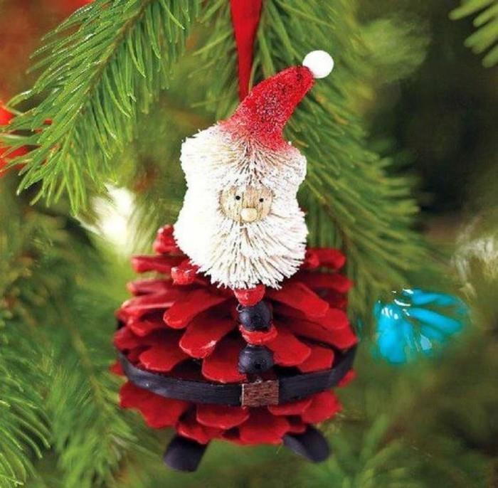 Ο Άγιος Βασίλης φτιάξτε μόνοι σας διακοσμήσεις χριστουγεννιάτικων δέντρων, τσιμπώντας με κώνους