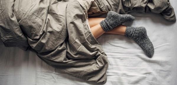 χειμερινός ύπνος ζεστές κάλτσες συμβουλές για ύπνο