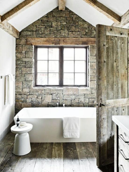 ζωντανές ιδέες παλιά ξύλινα δοκάρια πέτρινο τοίχο μπάνιο μπανιέρα ρουστίκ