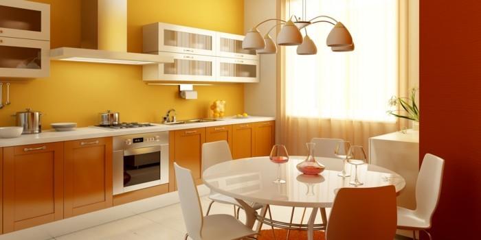 ζωντανές ιδέες κουζίνα κίτρινο χρώμα τοίχου και λευκά πλακάκια δαπέδου