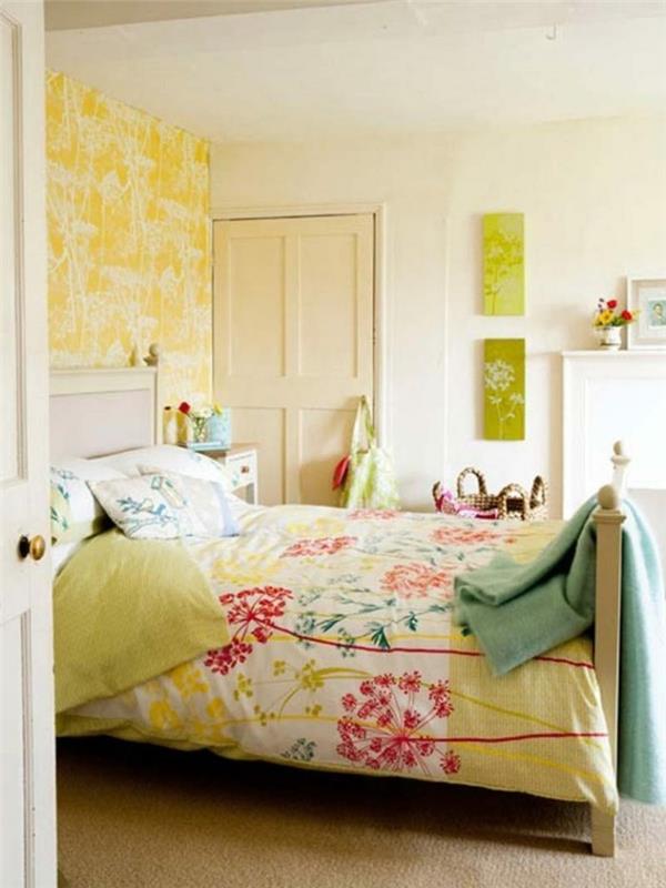 διακόσμηση σπιτιού κρεβατοκάμαρα κίτρινες προθέσεις floral μοτίβο