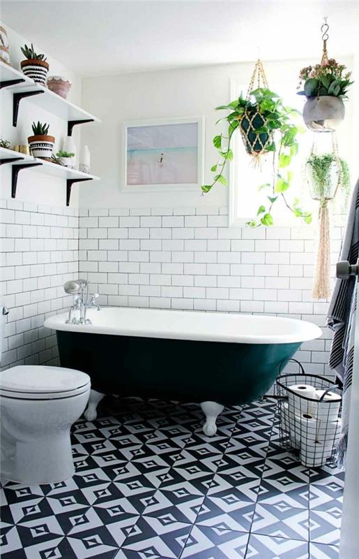 διαμέρισμα διακοσμητικό μπάνιο λευκά πλακάκια μετρό vintage μπανιέρα