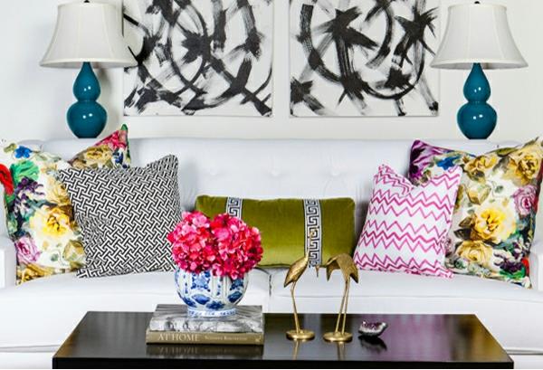 Ομορφύνετε το διαμέρισμα με πολύχρωμα μαξιλάρια με μοτίβο