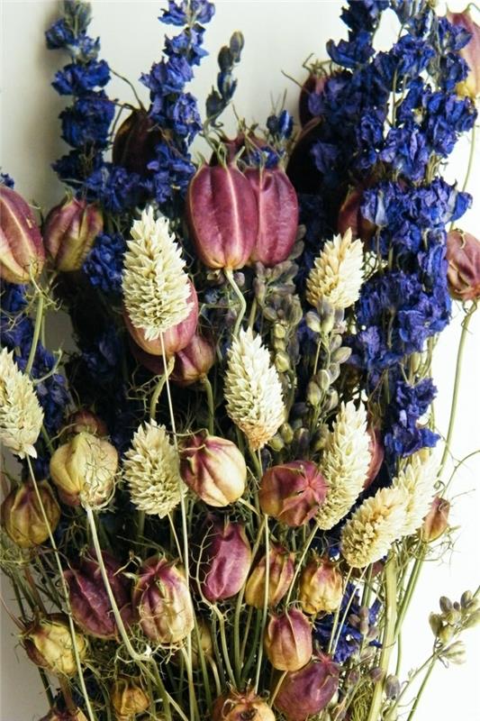 ιδέες διακόσμησης σπιτιού με ξερά λουλούδια για εντυπωσιακή εμφάνιση