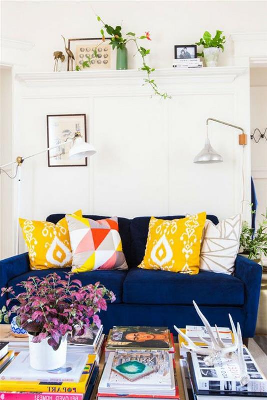 ιδέες διακόσμησης σπιτιού σαλόνι μπλε καναπές χρωματιστά μαξιλάρια ρίψης