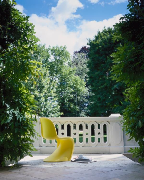 διαμέρισμα σχεδιασμού κίτρινη βεράντα καρέκλας παντονιού