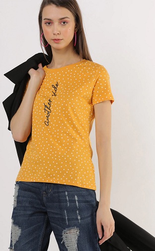 Moteriški marškinėliai su taškuotais raštais