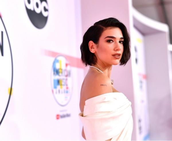 υπέροχα βραβεία stiö dua lipa grammy