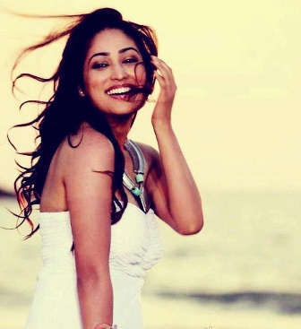 Yami Gautam Grožio patarimai Plaukų priežiūra