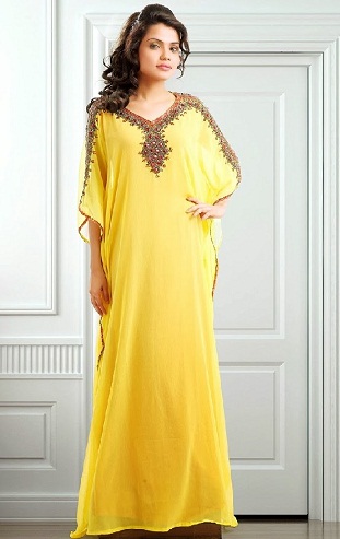 „Kaftan“ stiliaus geltono kostiumo dizainas