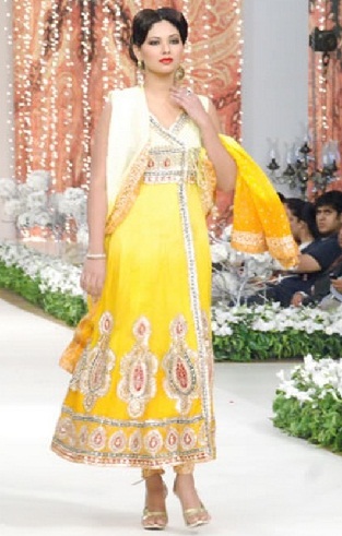 Sunkus geltonas „Salwar“ kostiumo dizainas