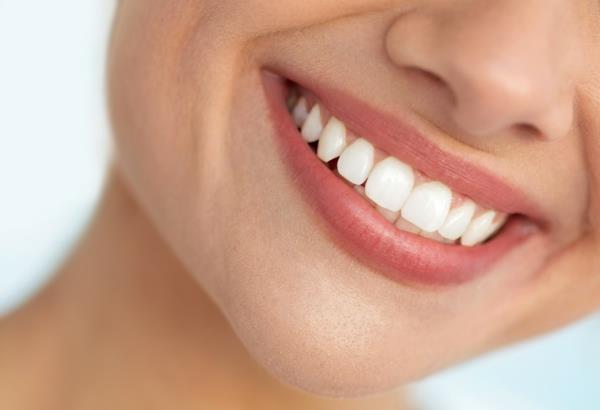 οδοντική προφύλαξη λευκά δόντια