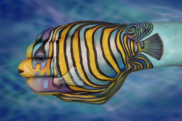 πολύχρωμα ψάρια σύγχρονης τέχνης