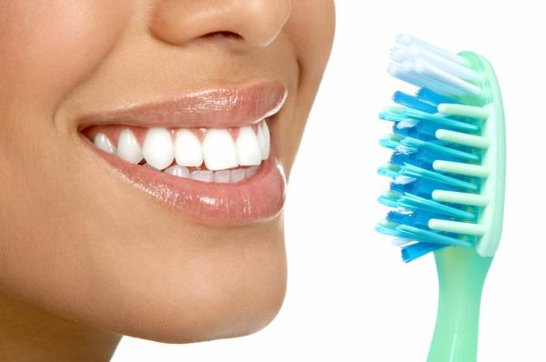 βουρτσίστε σωστά τα δόντια σας τη σωστή οδοντόβουρτσα