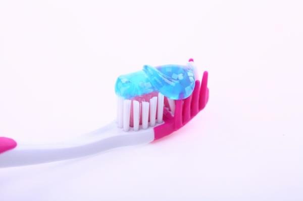βουρτσίστε τα δόντια σωστά οδοντόβουρτσα οδοντόκρεμα