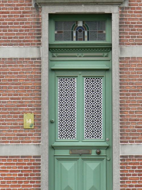 τούβλο τοίχου γυαλί πράσινο φωτεινό χλωμό ελκυστική μπροστινές πόρτες