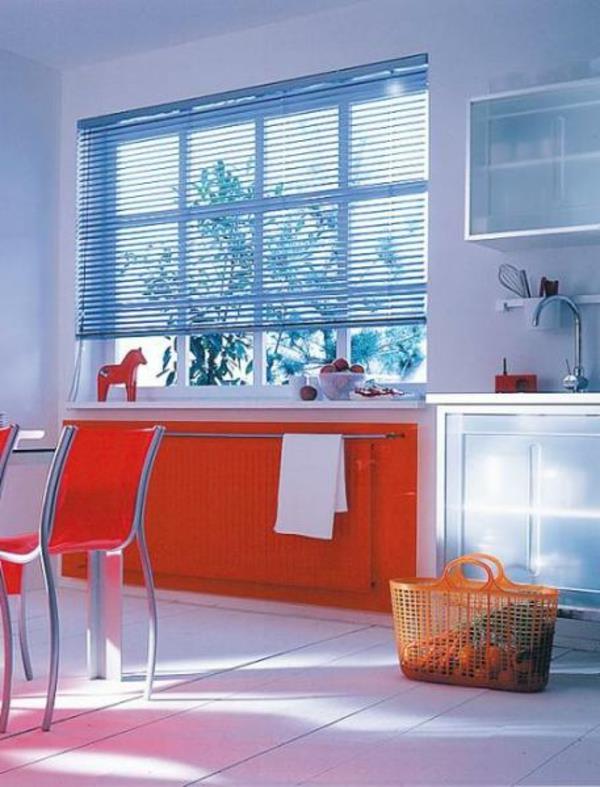 χρώματα πολύχρωμα έπιπλα δωμάτιο πολυθρόνα παράθυρο πορτοκαλί νησί