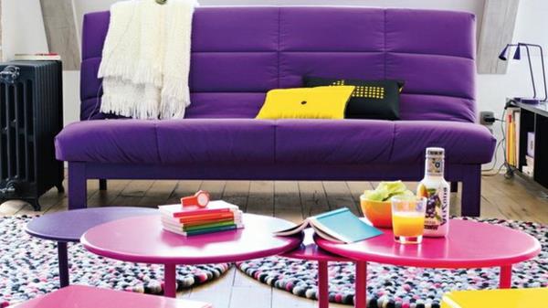 χρώματα δωματίου πολύχρωμη επίπλωση καναπέ ταπετσαρία μοβ