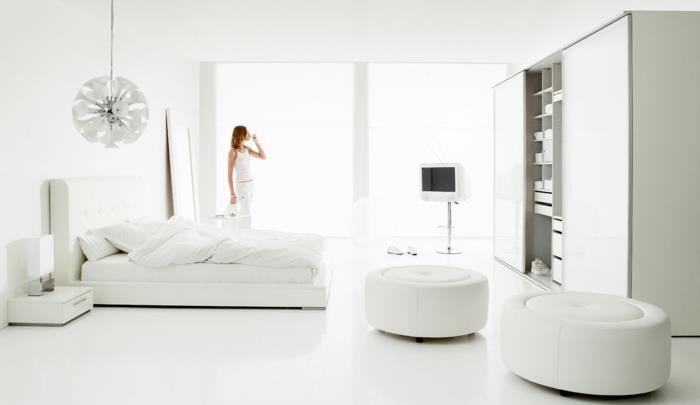 σχεδιασμός δωματίου λευκό υπνοδωμάτιο επίπλωση λευκών τοίχων λευκό σκαμπό κρεμαστό φως