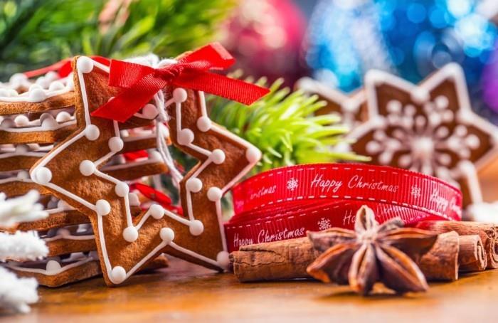 τα αστέρια κανέλας διακοσμούν ψήσιμο χριστουγεννιάτικα μπισκότα
