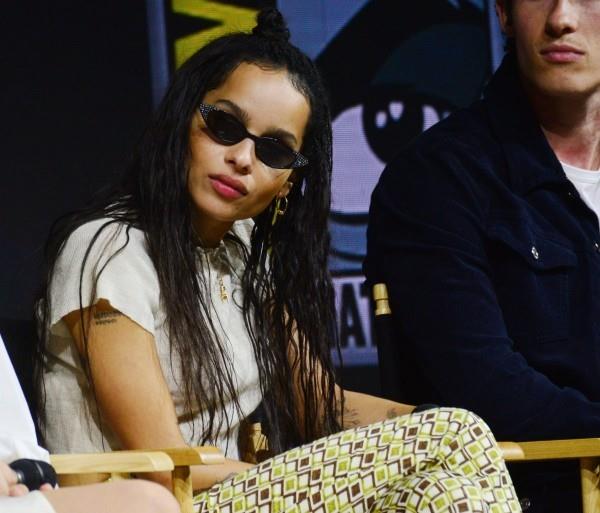 zoe kravitz rasta πλεξούδες χτένισμα γυναίκες