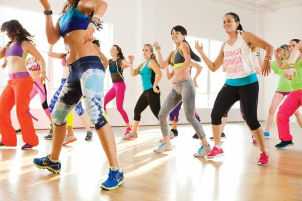 zumba υπολογίστε την κατανάλωση θερμίδων αθλητικό μάθημα zumba